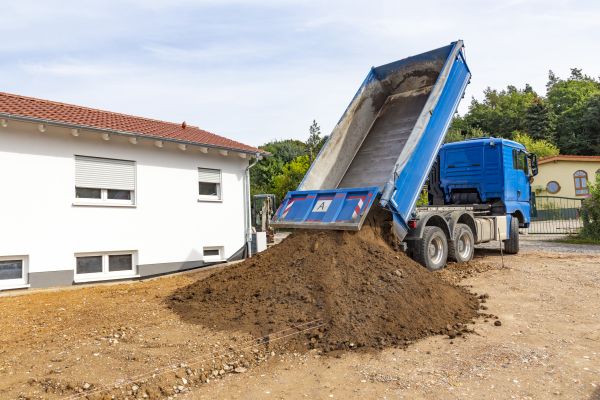 Garden Dirt Delivery in Renton